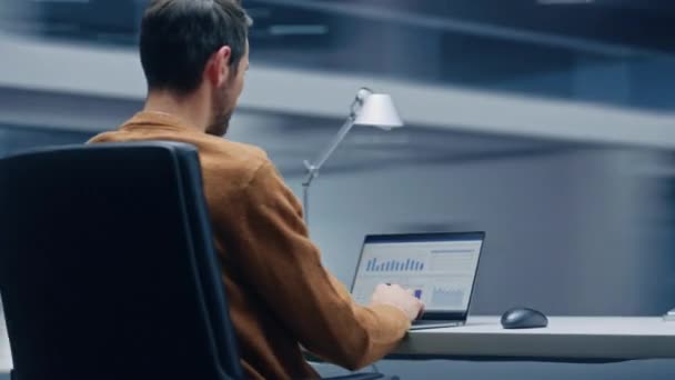 360 Degree Office Businessman Computer — стоковое видео