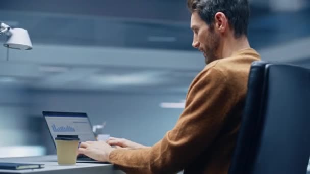 360 Degree Office Businessman Computer — стоковое видео