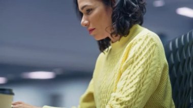 360 Degree Office Businesswoman Computer
