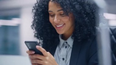 360 Degree Office Businesswoman Smarhpone