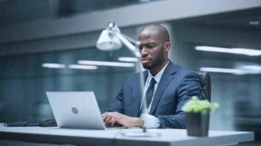 360 Degree Office Businessman Laptop