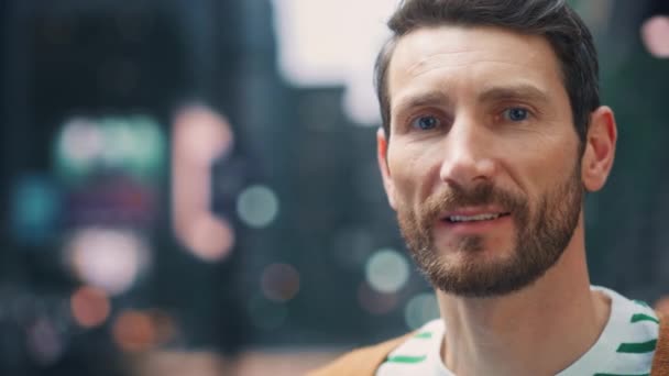 Portrait of a Happy Handsome Man in Casual Clothes Standing on the Street — Video Stock