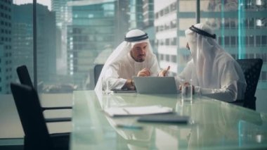 Saudi Emirati Arab Businessmen Meeting