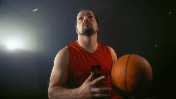 Balle de tir de joueur de basketball en fauteuil roulant — Video