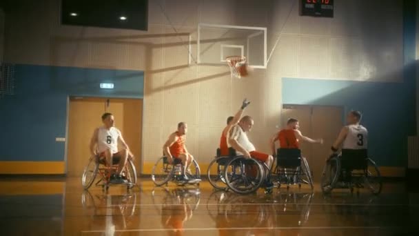 Silla de ruedas de baloncesto juego — Vídeo de stock