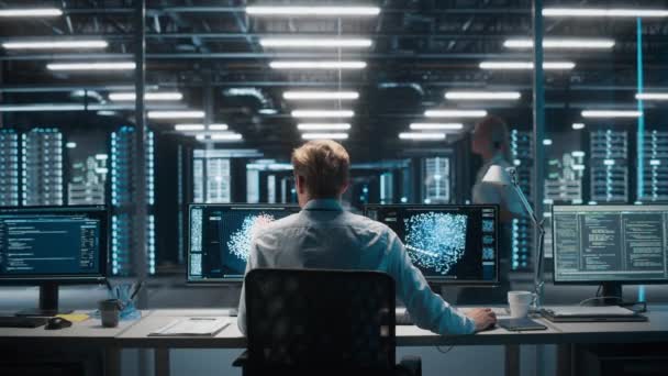 Especialista em Computação em Data Center — Vídeo de Stock