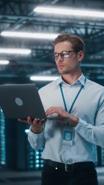 Dikey Ekran Veri Merkezi İşçisiName