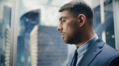 İşadamı Binici Asansörü