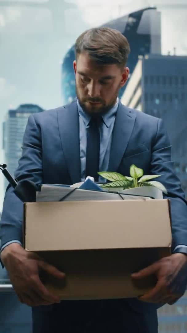 Vertical Screen Fired Office Manager Riding Elevator — Stock video