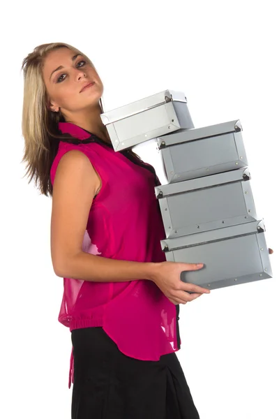 Unga administrativa kvinna bära lådor — Stockfoto