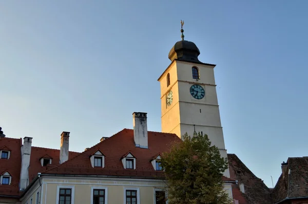 Sabahın erken saatlerinde sibiu Belediye Kulesi