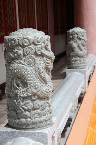 Estátuas em templo chinês . — Fotografia de Stock