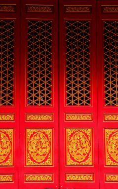 Kırmızı kapılı Çin Tapınak