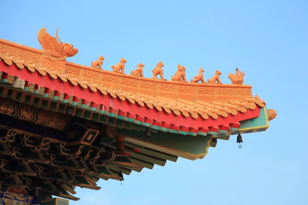 Toit du temple chinois . — Photo
