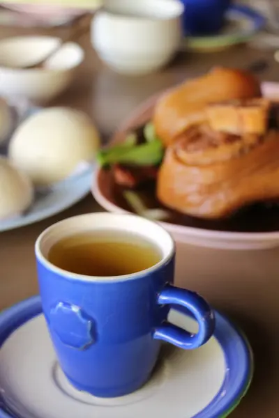 Domuz ayağı ve mantou Oolong çay