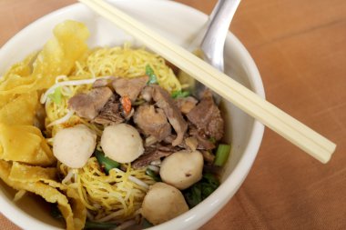 Demlenmiş Domuz noodle