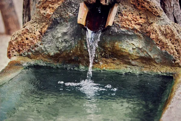 Источник Воды Каменном Фонтане — стоковое фото