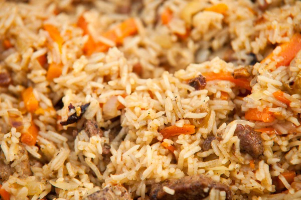 pilav (plov) - Afgan, Özbek, Tacik Ulusal mutfağı ana yemek