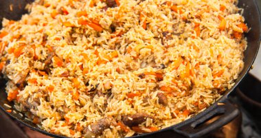 pilav (plov) - Afgan, Özbek, Tacik Ulusal mutfağı ana yemek