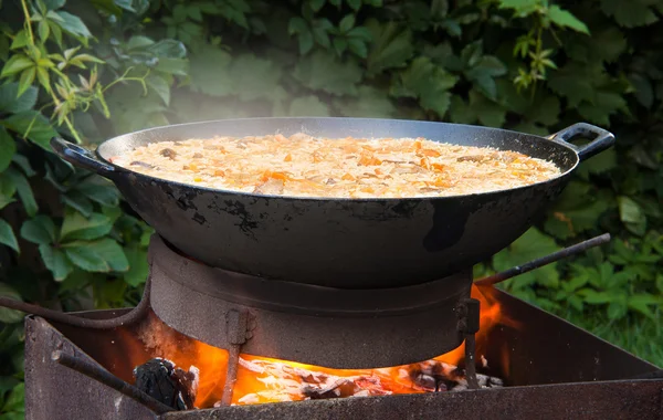 Pilaf (Plov) - Afghan, Uzbek, Tajik national cuisine main dish — Stock Photo, Image