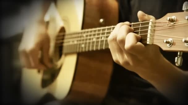 Cuerdas de guitarra acústica acorde de entrenamiento — Vídeos de Stock