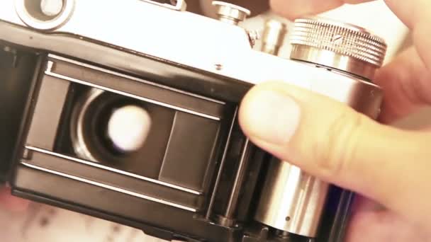 Old film reporteurs shutter mechanism work — Stock Video