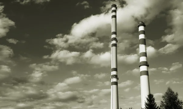 Thermische elektriciteitscentrale zwart-wit Stockfoto