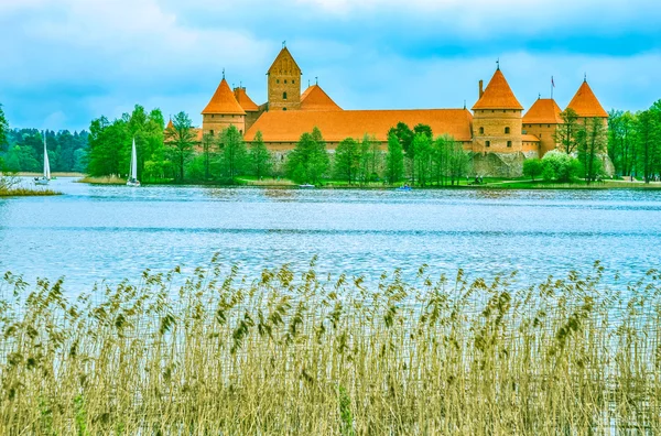 Středověký starý hrad v trakai, Litva — Stock fotografie