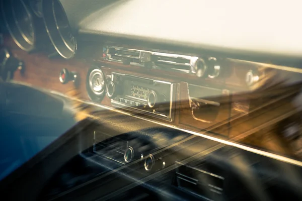 Винтажный автомобиль ретро-интерьера — стоковое фото