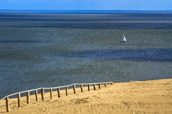 Sand dune in Curonian Gulf — Stock Photo, Image