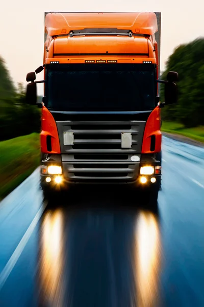 LKW unterwegs — Stockfoto