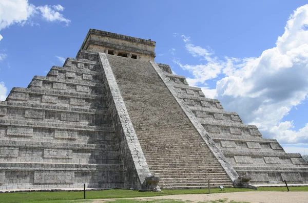 Mayan πυραμίδας του chichen itza, Μεξικό — Φωτογραφία Αρχείου