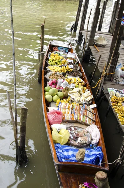 ตลาดน้ํา (ดามโนเอน สดุดัก) ในประเทศไทย — ภาพถ่ายสต็อก