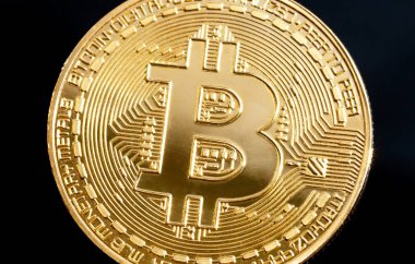 Bitcoin B logosu, parlak altın sikke sembolü detayı, makro, aşırı yakın plan, hiç kimse. Basit, parlak altın bitcoin kripto para birimi logosu, yakın nesne, BTC kripto para birimi, dijital varlık konsepti, hiç kimse