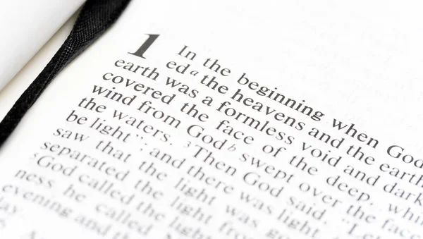 Primeiro Livro Antigo Testamento Gênesis Início Bíblia Sagrada Conceito Criacionismo — Fotografia de Stock