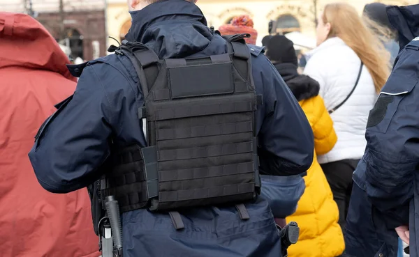 Anonym Polis Generisk Skottsäker Väst Rygg Blå Uniform Detalj Oigenkännlig — Stockfoto