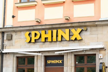 Wroclaw, Polonya, Sphinx Polonyalı gündelik restoran zinciri logo tabelası, şirket logosu, yakın çekim, bina girişi, hiç kimse, hiç kimse