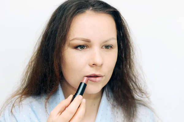 Girl Does Makeup Paints Her Lips Lipstick — Foto de Stock