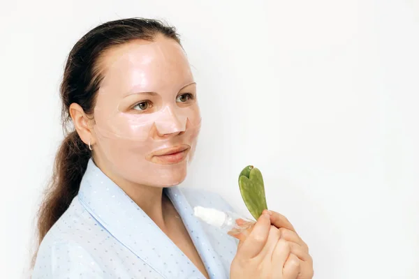 Girl Makes Mask Whole Face Problem Skin — Fotografia de Stock