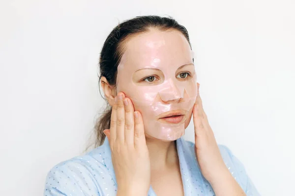 Girl Makes Mask Whole Face Problem Skin — Fotografia de Stock