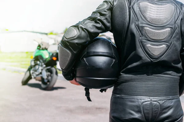 Girl Protective Suit Black Helmet Looks Sports Motorcycle — Zdjęcie stockowe