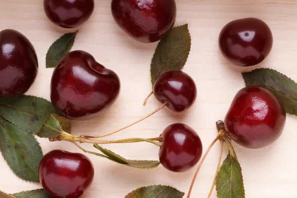 Ripe and juicy cherries — Stock Photo, Image