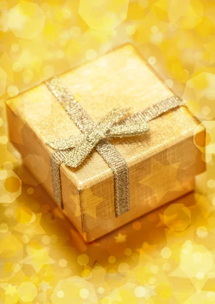 Natal e Ano Novo Presente de ouro — Fotografia de Stock