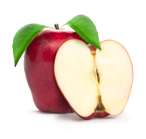 Roter Apfel mit grünem Blatt und Stück — Stockfoto