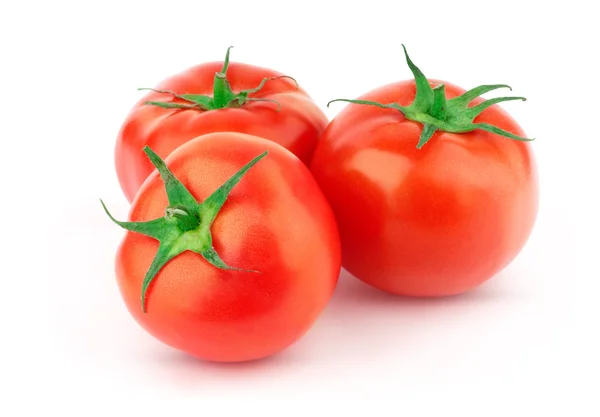 Tomate mit grünem Blatt — Stockfoto