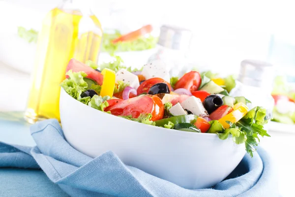 新鲜蔬菜沙拉 （希腊沙拉）。有用维生素食品. — 图库照片