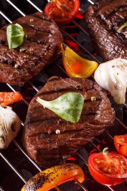 Barbekü Izgara sebzeli dana biftek