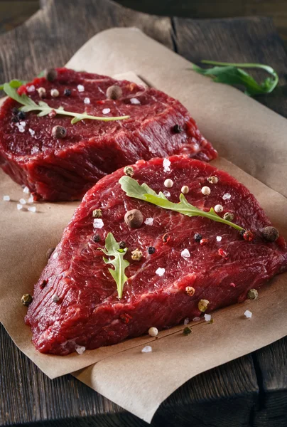 Etli ihale ham yağsız sığır eti biftek — Stok fotoğraf