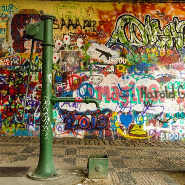 su iyi ve grafiti duvar