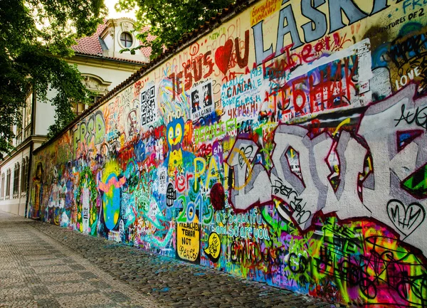 Graffiti Wall in Old Prague — Stock Photo, Image